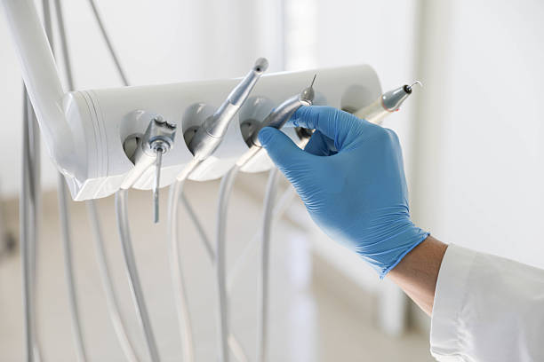 Professional Emergency Dentist technician working in Lakeland Highlands, FL